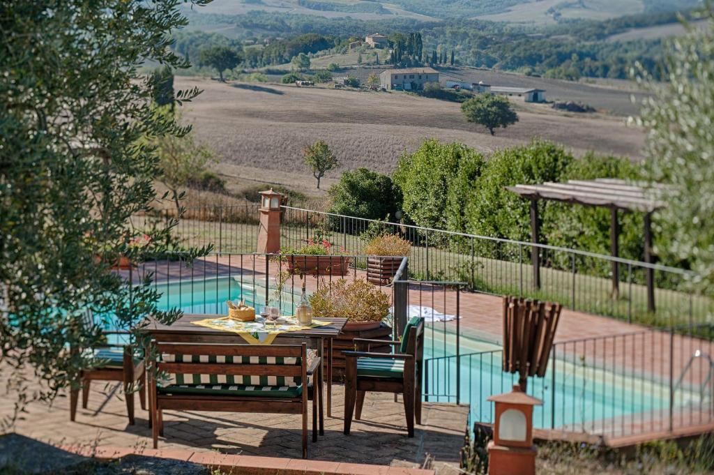 Podere La Ciabatta Casole dʼElsa Exterior foto